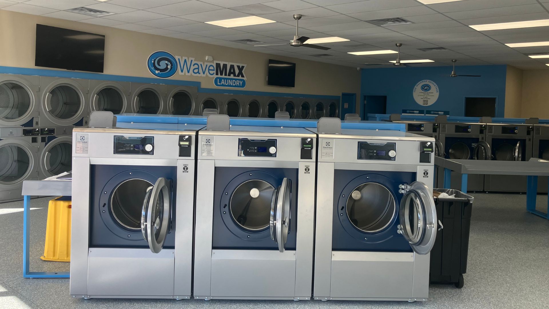 WaveMAX Aurora laundromat
