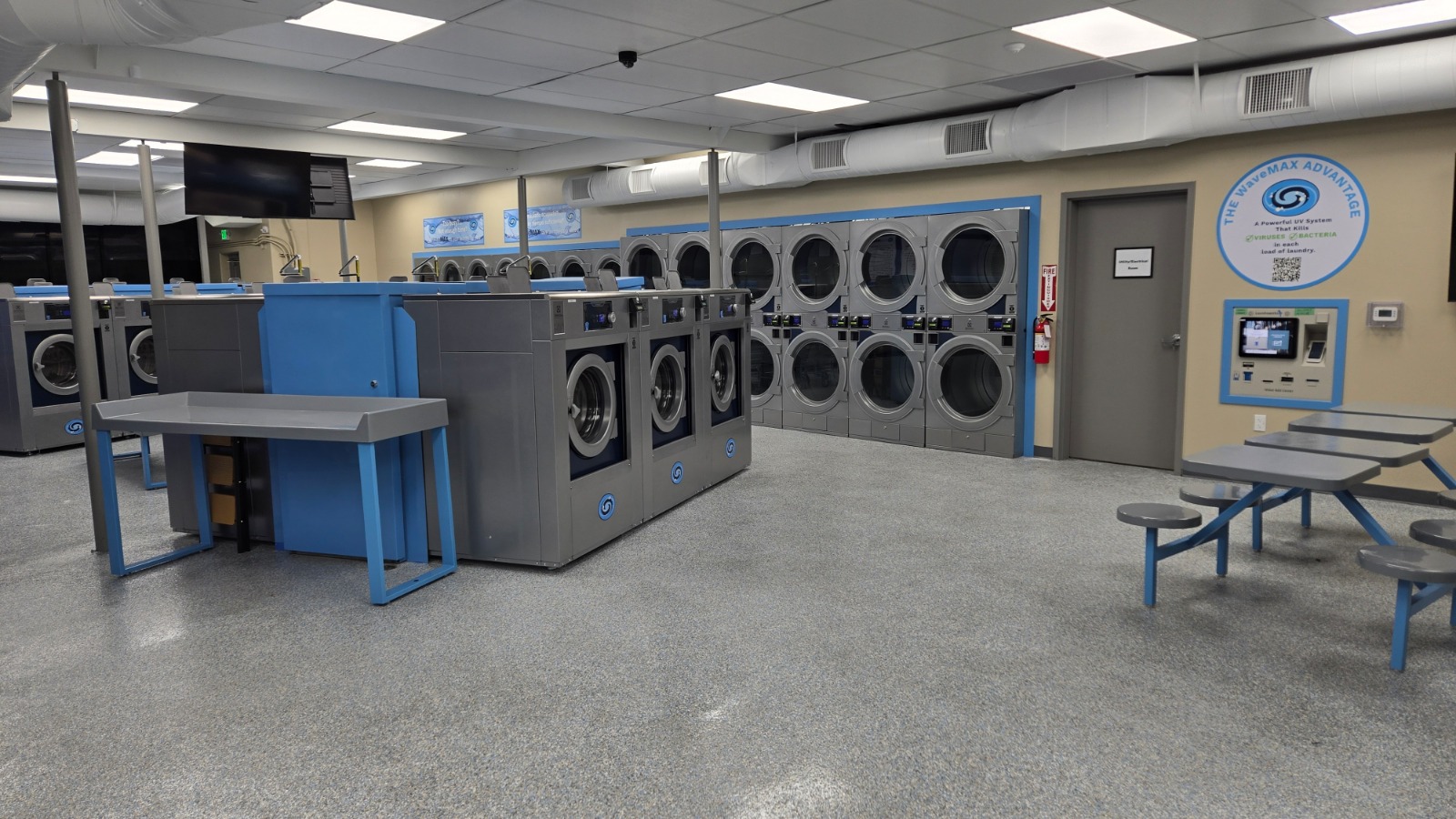WaveMAX Colorado Springs laundromat