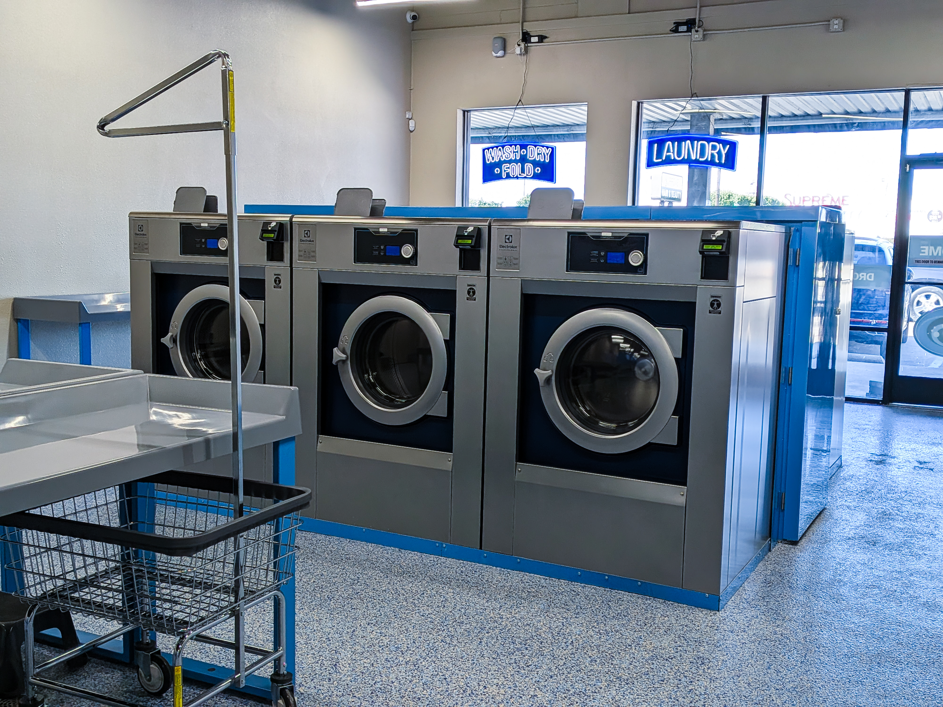 WaveMAX Fort Worth laundromat