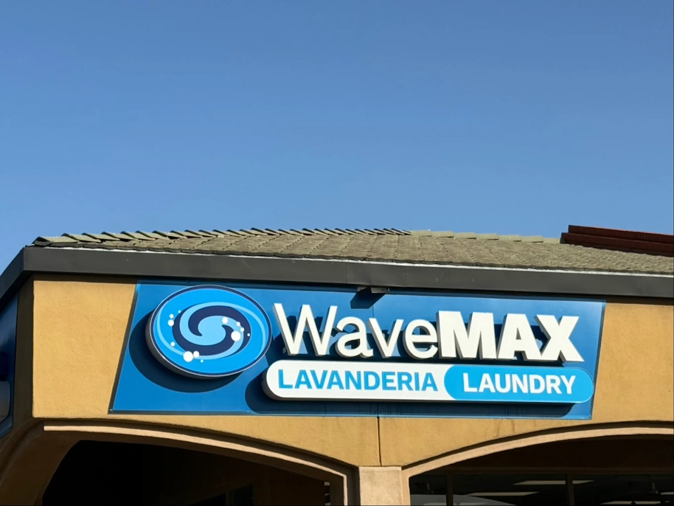 WaveMAX Greenway Phoenix laundromat