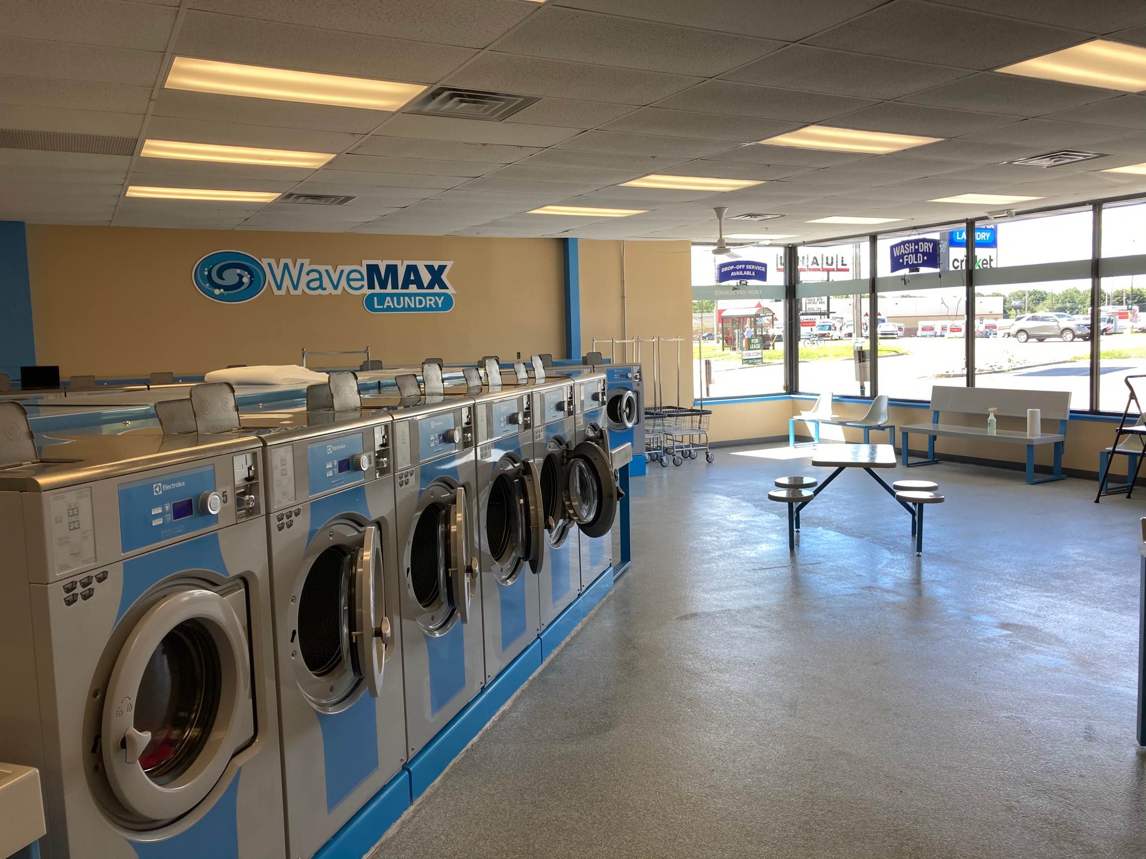 Laundromat in Lansing, MI WaveMAX