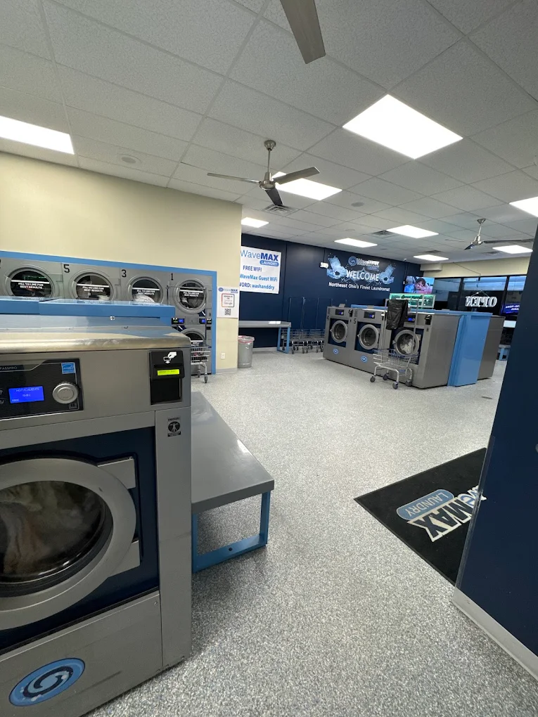 WaveMAX Maple Heights interior 5