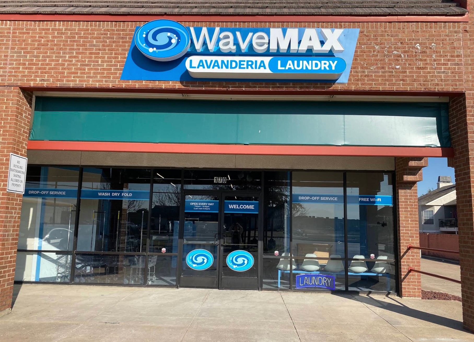 WaveMAX Plano laundromat