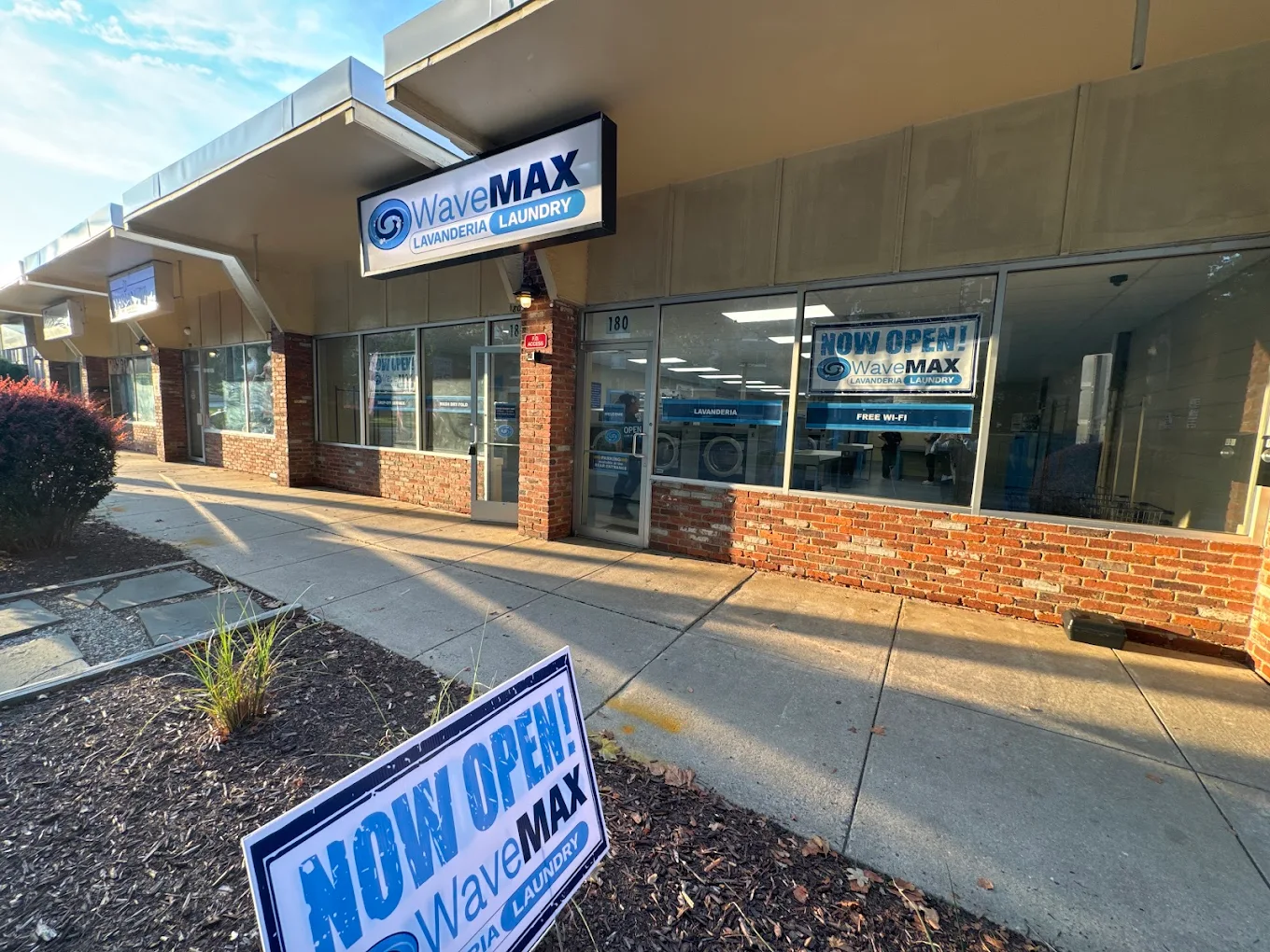 WaveMAX Rockville laundromat