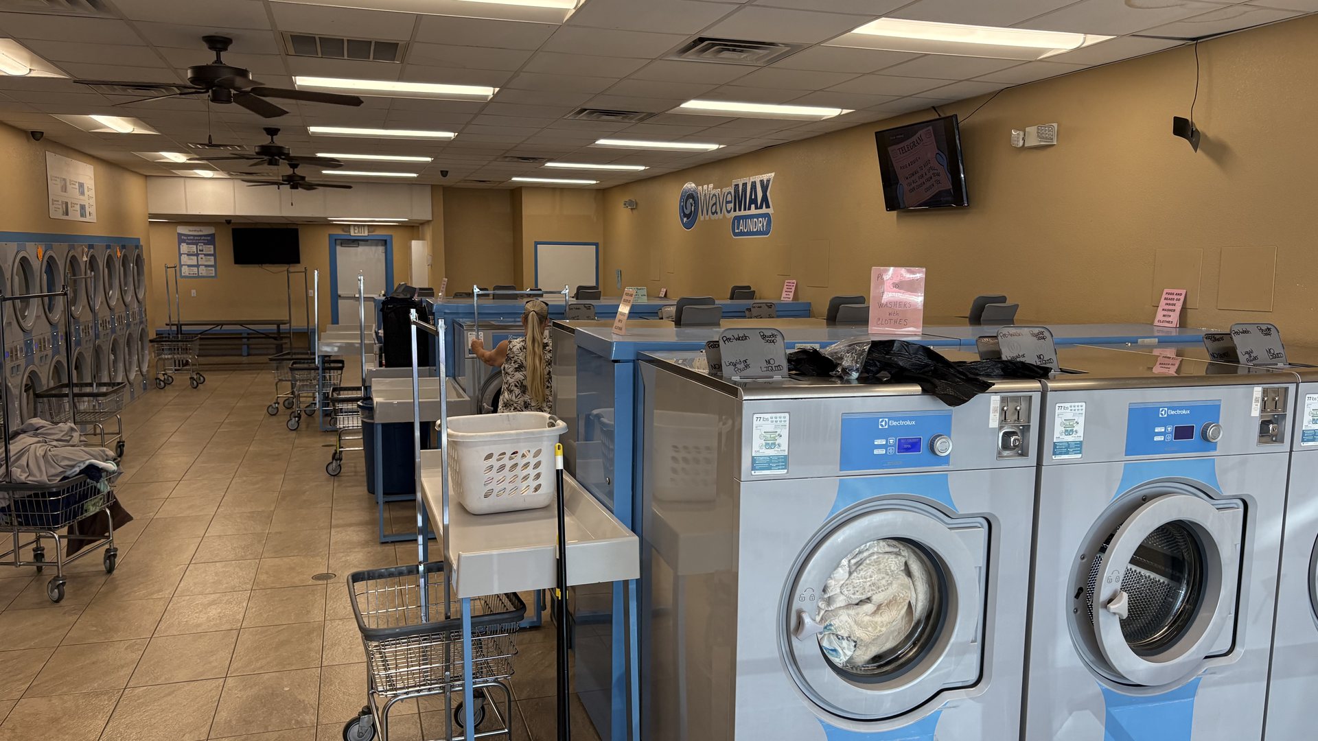 Wash-Dry-Fold Drop-Off Service in Temple, TX | WaveMAX Laundry 3 WaveMAX Temple laundromat